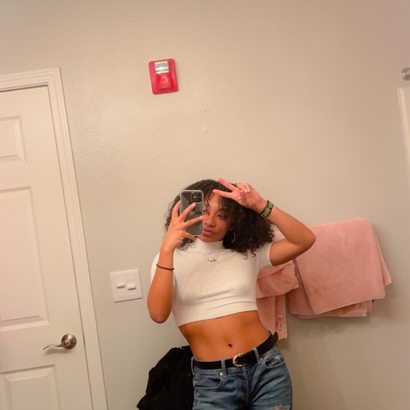 Meet your Posher, Enya - Picture 1 of 1